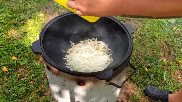 Как вкусно приготовить говяжью печень в казане на костре смотреть онлайн
