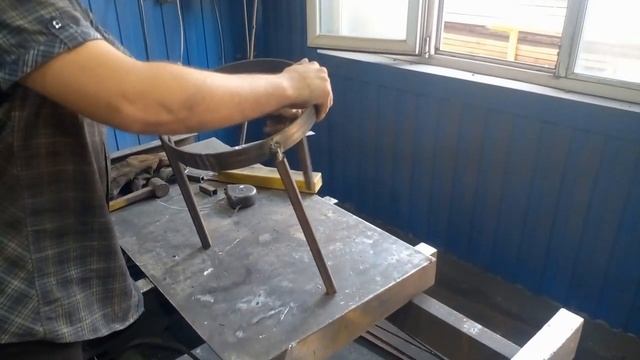 ТАГАН под КАЗАН своими руками. ПОХОДНАЯ ПЕЧКА для КАЗАНА #таган #печьдляказана смотреть онлайн