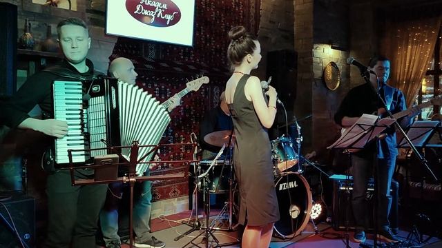 "Откровенная песня" (муз. П. Аедоницкий сл. М. Танич И.Шаферан 1965 г.) из реп. Л. Мондрус смотреть онлайн