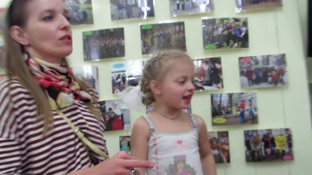 Поёт Таисия Куренкова, 4 с половиной года. 10.05.2018 смотреть онлайн