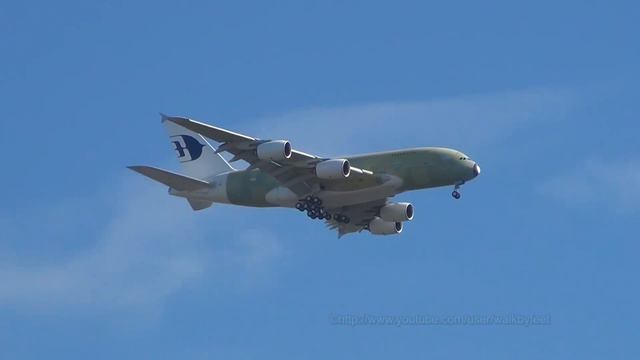 Malaysia Airlines Airbus A380 #5 9M-MNE landing approach to Hamburg Finkenwerder смотреть онлайн
