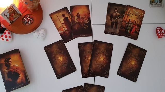 4 Короля . Готов ли он помириться ? Таро смотреть онлайн