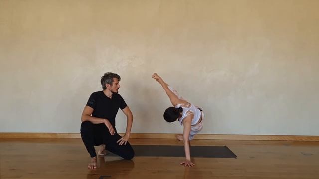 Васиштхасана. Боковой упор или боковая планка. Как сделать правильно смотреть онлайн