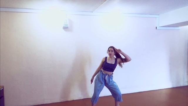 УЧИМ ЛЁГКИЙ ТАНЕЦ под песню Время и Стекло - На стиле | ТАНЕЦ ИЗ КЛИПА | Dance Tutorial смотреть онлайн