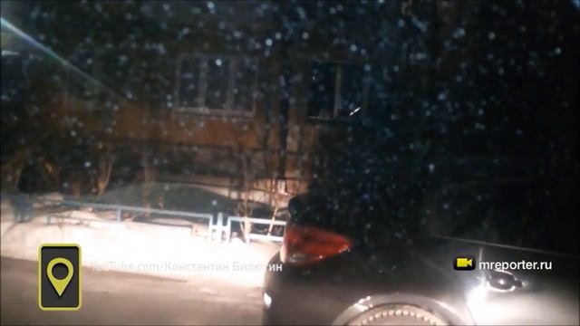 Автохамы мешают проезду бригад "скорой помощи" в Екатеринбурге и Саратове смотреть онлайн