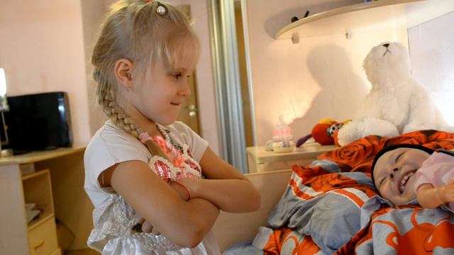 Няньки и очень капризный малыш. смотреть онлайн