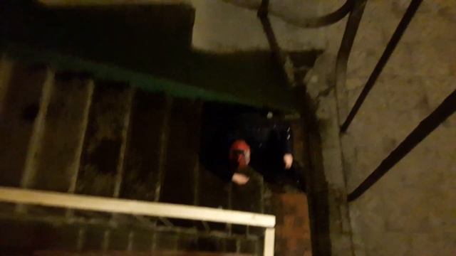 облили алкаша на лестнице вторая часть