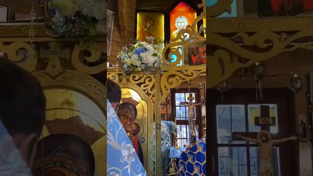 Многолетие по случаю дня рождения возглашает протодиакон Захария Ковальчук смотреть онлайн