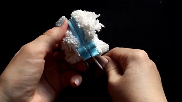Как сделать помпон с помощью помпон мейкера своими руками. смотреть онлайн