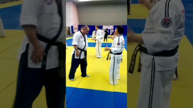 36 защита от попытки захвата двумя руками спереди за плечи смотреть онлайн