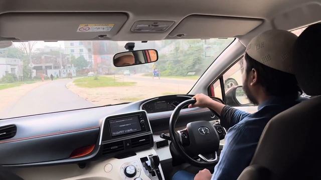 Toyota Sienta Driving Experience смотреть онлайн