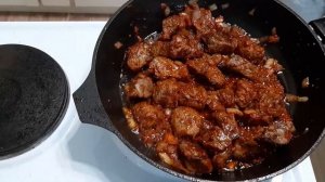 Картофельное пюре с гуляшом из говядины.| Beef goulash. Mashed potatoes.