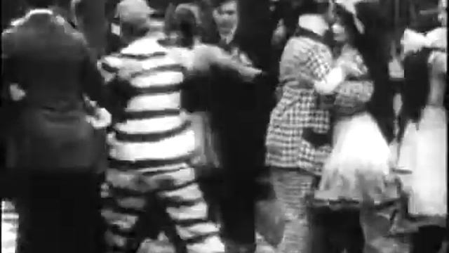 【Classic Comedies】【Charlie Chaplin】《Tango Tangles》1914 смотреть онлайн