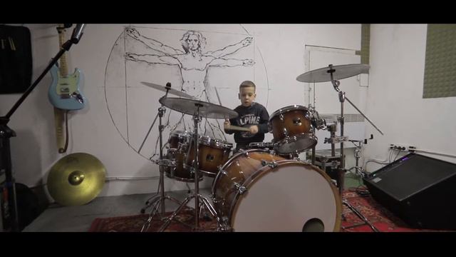 Молодой Барабанщик ролик 2 смотреть онлайн