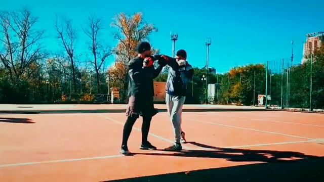 ✅Работа на лапах/Школа Не Бокса/Обучение новичка/Джеб➡️уклон➡️ апперкот➡️крюк➡️апперкот➡️крюк➡️крос смотреть онлайн