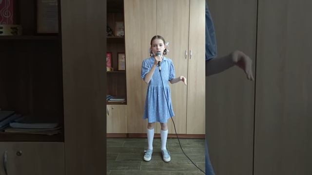 Рогозина Екатерина песня «Белые панамки» смотреть онлайн