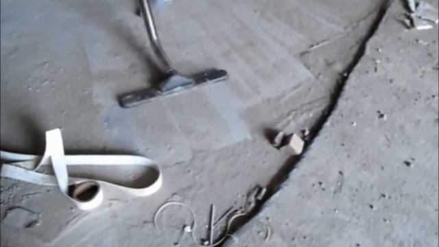 Уборка промышленным пылесосом.