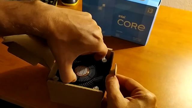 Intel i3 10105F CPU unboxing смотреть онлайн