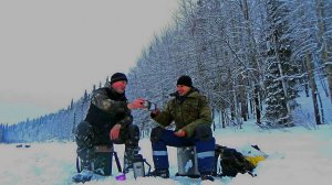 8 Щука на жерлицы. Зимняя рыбалка на таежном озере..mp4