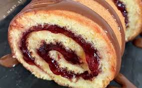 Бисквитный рулет с ягодным повидлом смотреть онлайн