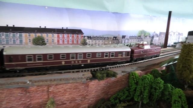 Almost 1 round on layout: 1954 Roco V 80 008, special train Großenbrode Kai ---Traben-Trarbach смотреть онлайн