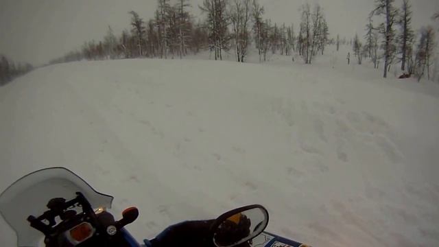 Skott и Voron Al-KASHI на мотоциках зимой гоняют оленей в тундре полярного круга смотреть онлайн