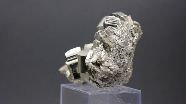 Пирит, друза 65*59*55мм смотреть онлайн