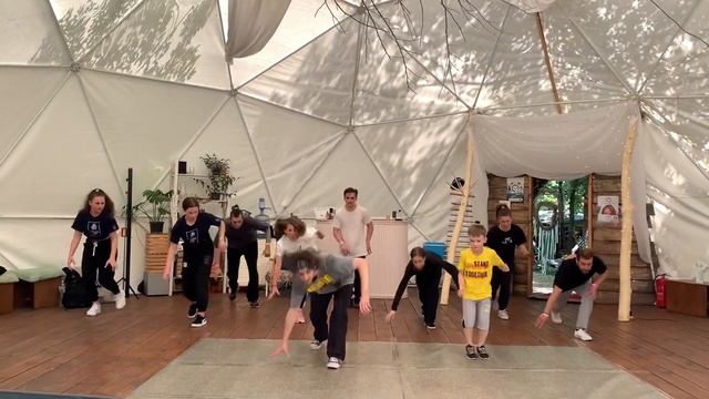 Танцы для всех! House Dance Kiev #dance #dancing #hiphop #housedance #shuffledance смотреть онлайн