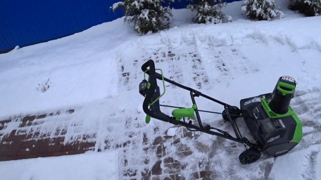Снегоуборщик аккумуляторный Greenworks. GREENWORKS 40 V. Снегоуборщик на батарее. смотреть онлайн