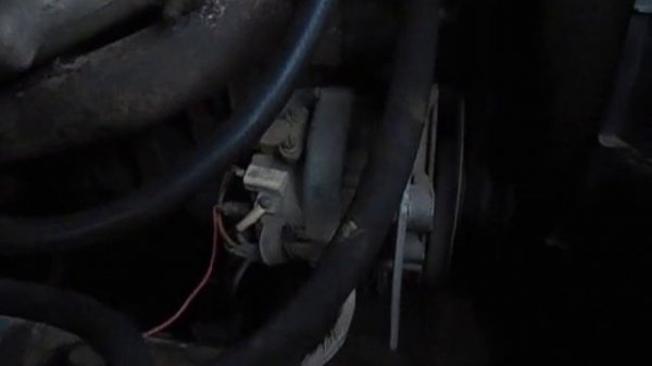 ЗМЗ 402 колбасит холостой