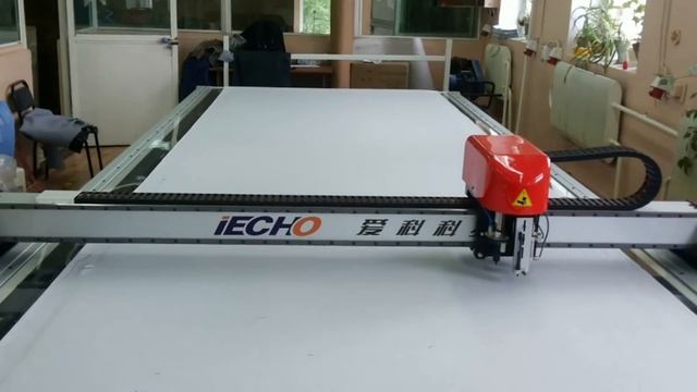 Раскройный комплекс (планшетный плоттер) iEcho SC- лучший вариант для раскроя кожи, ткани, кожзама смотреть онлайн