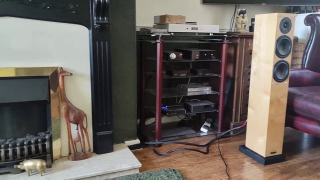 Audio Physic Yara speakers, BK Double Gem subs, Temple Audio Monoblocks, Rega DAC-R and Daphile. смотреть онлайн