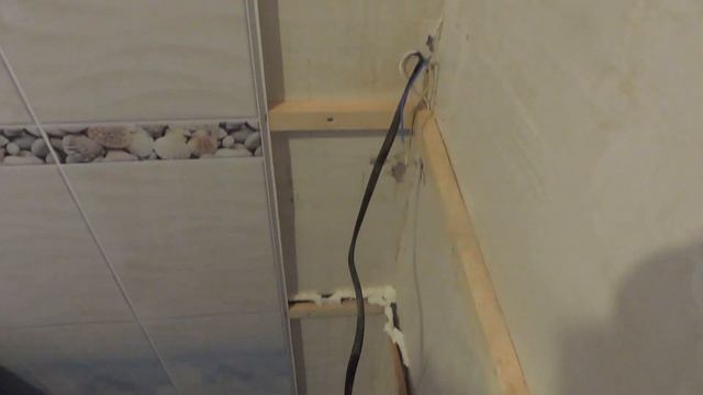 Отделка стен в ванной пластиковыми панелями. Недорогой ремонт в ванной своими руками! смотреть онлайн