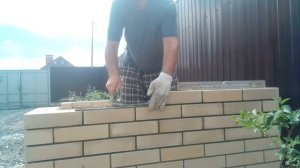 кладка кирпича под разшивку с двух сторон