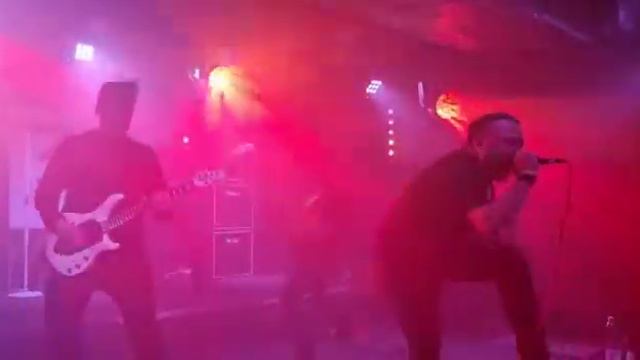 Papa Roach - Last Resort - free air cover drop B tuning - live at Rudeboy Club Bielsko-Biała смотреть онлайн