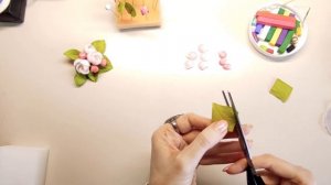 Цветы яблони из фоамирана. Брошь веточка яблони. Яблоневый цвет. Apple tree flower branch