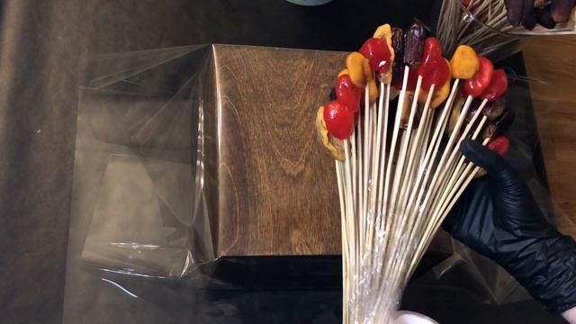 Букет из сухофруктов в форме сердца