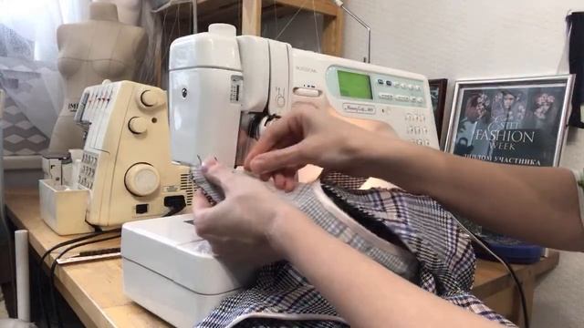 Подшиваем обтачку на спинку сарафана по косой из костюмной ткани смотреть онлайн