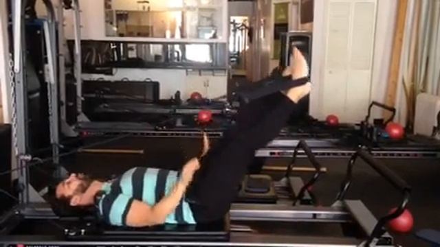 Pilates Long Spine w/Richie Mastascusa смотреть онлайн