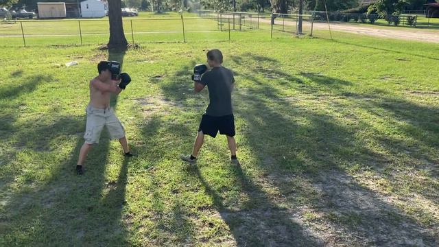 HVY GEE VS LEVI BOXING !🔥💯😭 смотреть онлайн