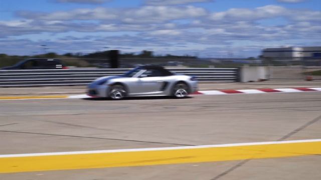 The new 718 Boxster: Tested on the track in Montreal, Canada. смотреть онлайн
