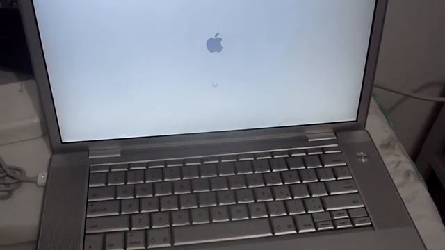 Macbook Pro A1226