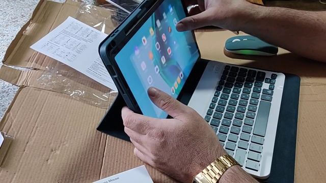 ЧЕХОЛ С КЛАВИАТУРОЙ XIAOMI PAD 5, Xiaomi pad 6 с подсветкой и мышью смотреть онлайн