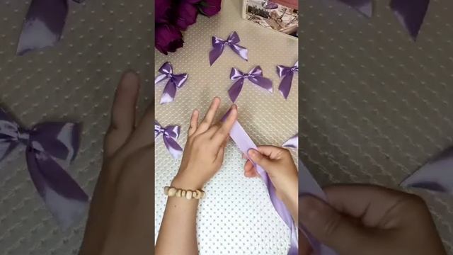 Как красиво завязать бант из атласной ленты/DIY/каксделатьбантик смотреть онлайн