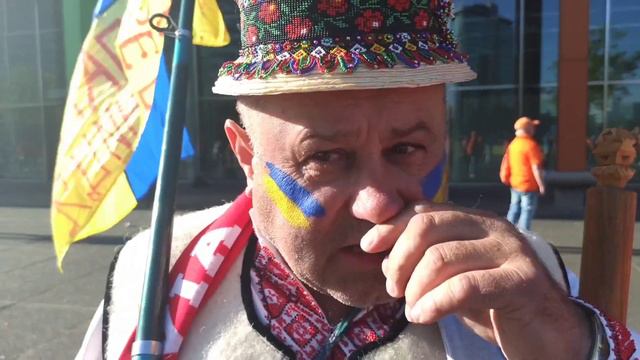Украинский болельщик - искренне об отношениях России и Украины смотреть онлайн