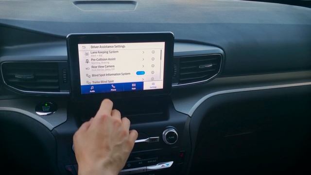 All about Sync3 on the 2020 Ford Explorer XLT | Ford Explorer SUV смотреть онлайн