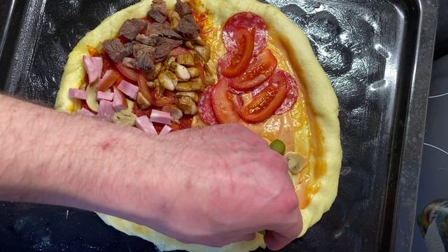 Пицца ассорти с четырьмя половинками