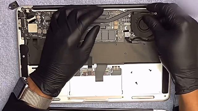RESTORING an OLD AGING laptop back to LiFE смотреть онлайн