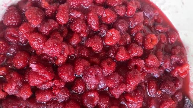 ЗАГОТОВКИ НА ЗИМУ!!МАЛИНА С САХАРОМ БЕЗ ВАРКИ!RASPBERRIES WITH SUGAR WITHOUT COOKING!!ŞƏKƏRLİ MORUQ смотреть онлайн