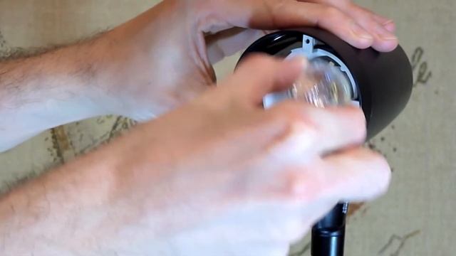 The Elliot Light Bulb Change смотреть онлайн